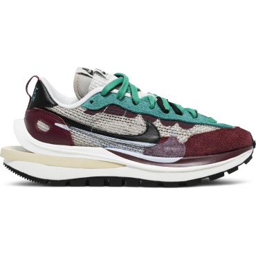 sacai x VaporWaffle SP 'Villain Red' sacai x VaporWaffle SP 'Villain Red'
